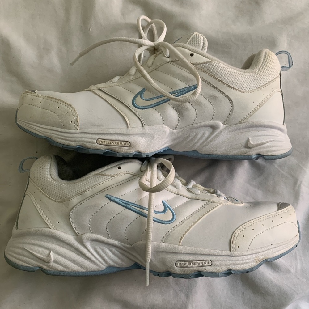 Nike chunky dad shoes